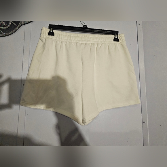 Victoria Secret White Jogging Shorts NWT Size Large Black Logo - Picture 6 of 9